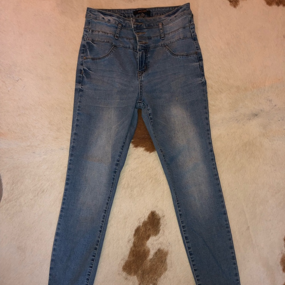 Refuge high waisted jeans 💙